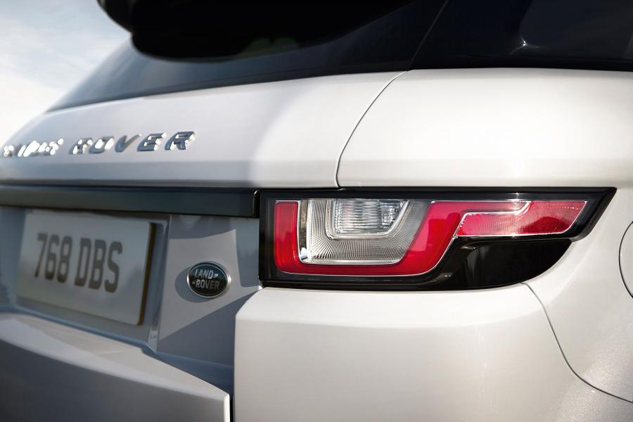  Land Rover Range Rover Evoque HSE Dynamic 2015 года  (фото 10 из 22)